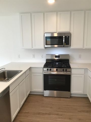 950 Pertuso Lane, Huffman, TX 77336