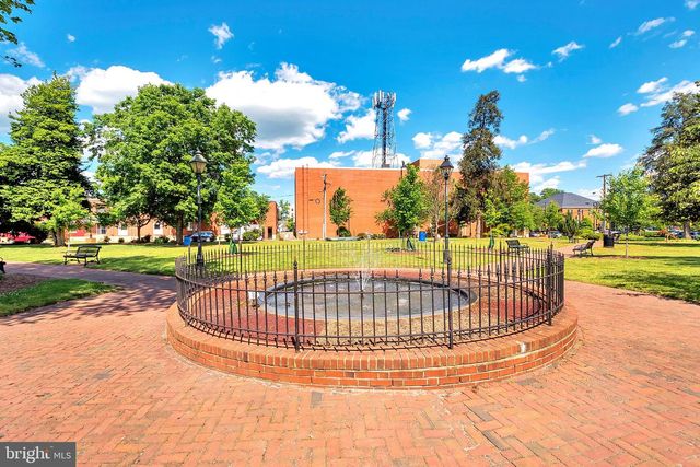 1712 WASHINGTON AVE, Fredericksburg, VA 22401