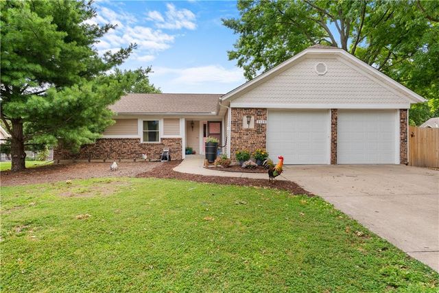 2120 E 153rd Terrace, Olathe, KS 66062