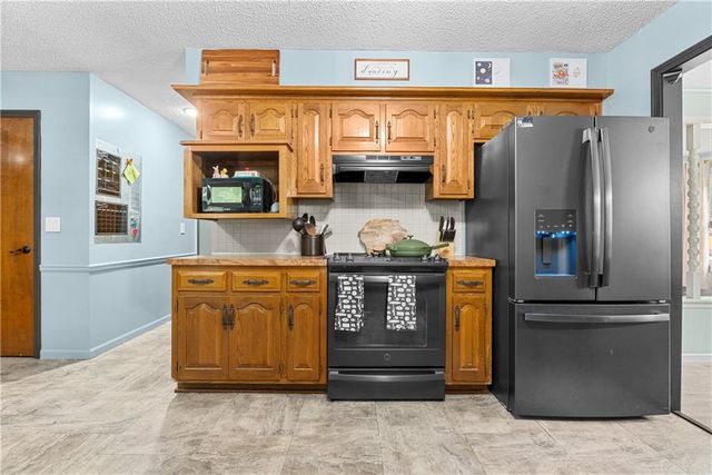 2120 E 153rd Terrace, Olathe, KS 66062