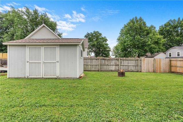 2120 E 153rd Terrace, Olathe, KS 66062