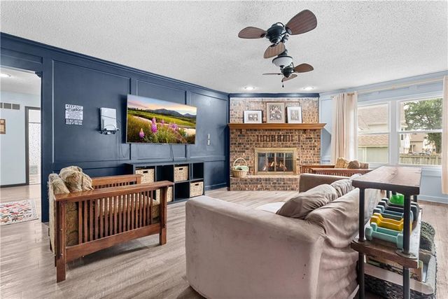2120 E 153rd Terrace, Olathe, KS 66062