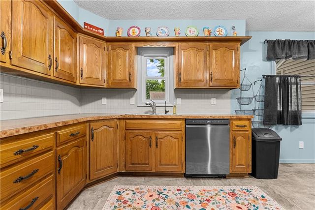 2120 E 153rd Terrace, Olathe, KS 66062
