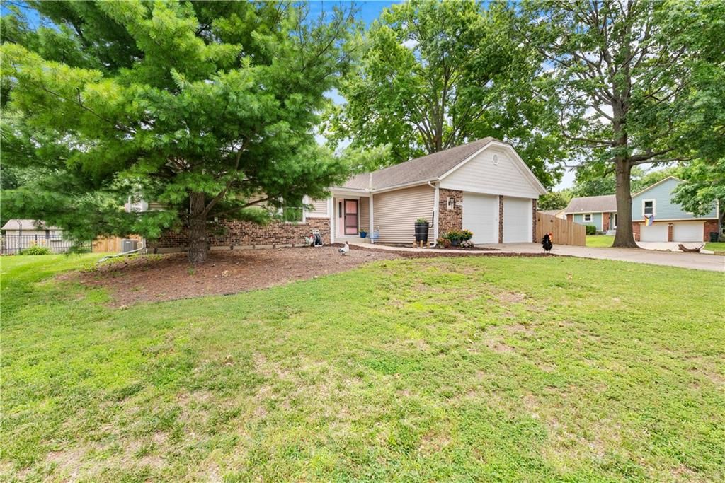 2120 E 153rd Terrace, Olathe, KS 66062