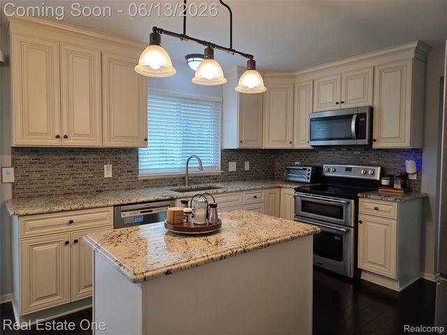 3622 Times Square Boulevard, Canton Charter Township, MI 48188