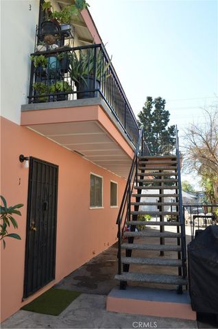 5909 Whitnall Hwy, North Hollywood, CA 91601