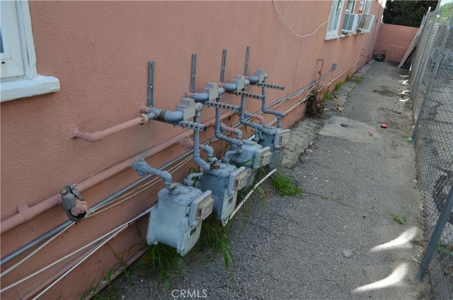 5909 Whitnall Hwy, North Hollywood, CA 91601