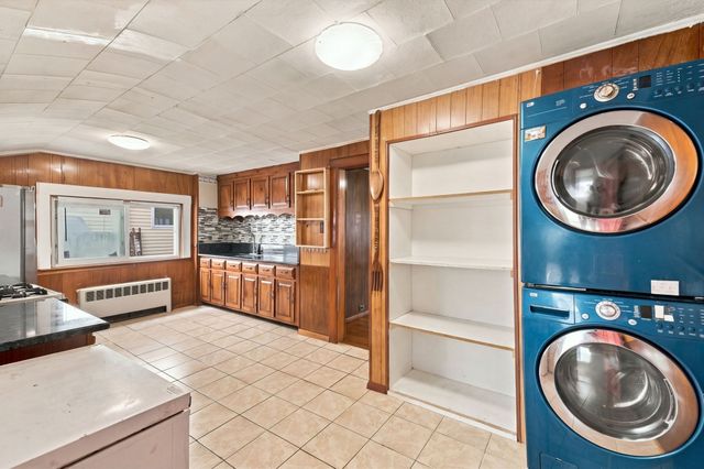 125 Maywood St, Worcester, MA 01603