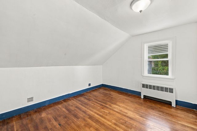 125 Maywood St, Worcester, MA 01603