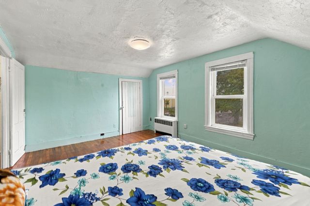 125 Maywood St, Worcester, MA 01603