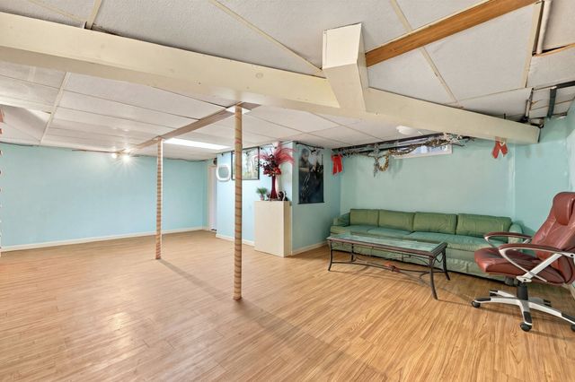125 Maywood St, Worcester, MA 01603