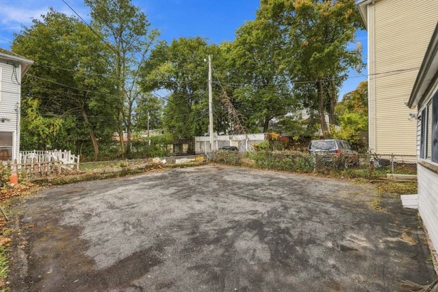 125 Maywood St, Worcester, MA 01603