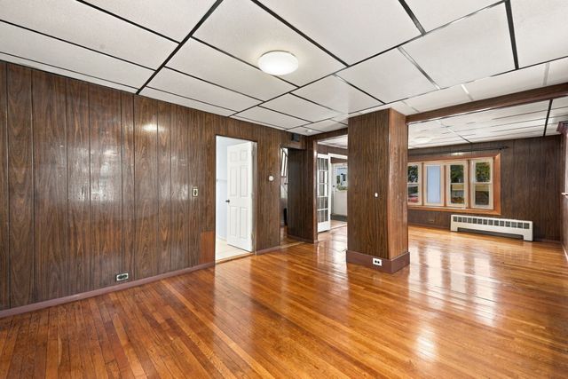 125 Maywood St, Worcester, MA 01603