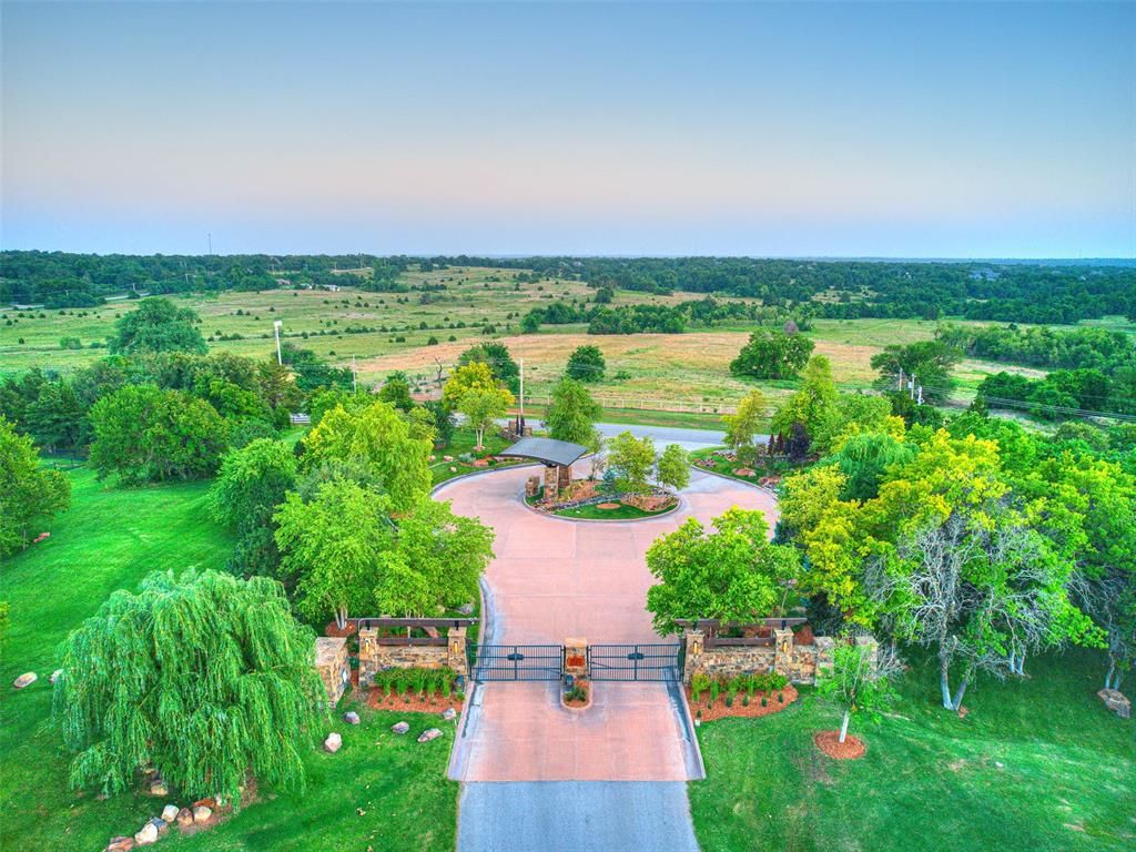 6001 Harper Creek Trail, Edmond, OK 73034