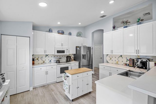 7182 HAVILAND Circle, Boynton Beach, FL 33437