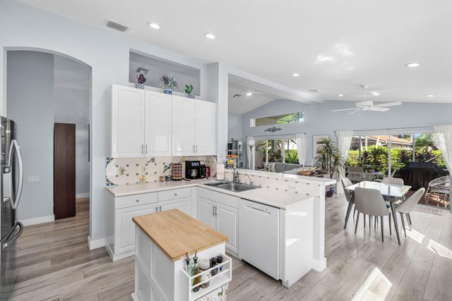 7182 HAVILAND Circle, Boynton Beach, FL 33437