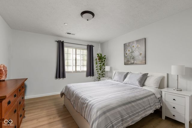 8820 Yardley Court 104, Indianapolis, IN 46268