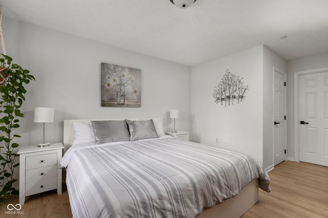 8820 Yardley Court 104, Indianapolis, IN 46268
