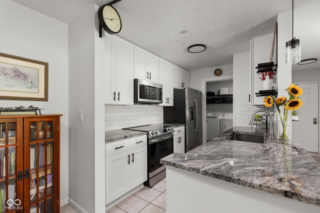 8820 Yardley Court 104, Indianapolis, IN 46268