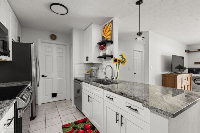 8820 Yardley Court 104, Indianapolis, IN 46268