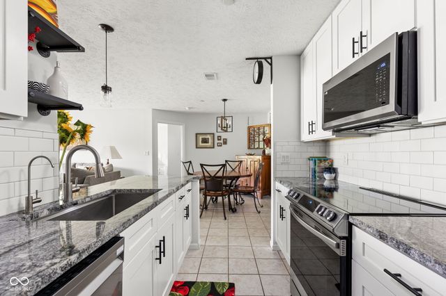 8820 Yardley Court 104, Indianapolis, IN 46268