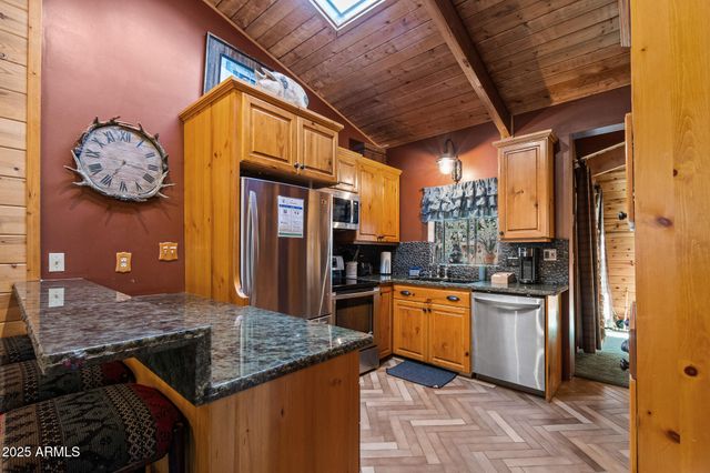 2948 WILDCAT Trail, Overgaard, AZ 85933