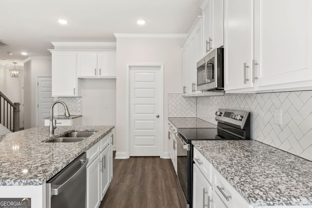 5665 Overview Drive, Flowery Branch, GA 30542