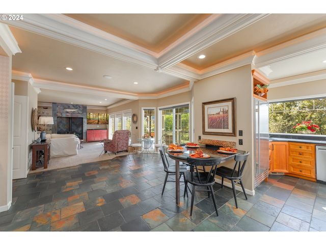 317 AKER Dr, Myrtle Creek, OR 97457