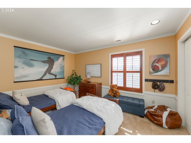 317 AKER Dr, Myrtle Creek, OR 97457