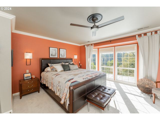 317 AKER Dr, Myrtle Creek, OR 97457