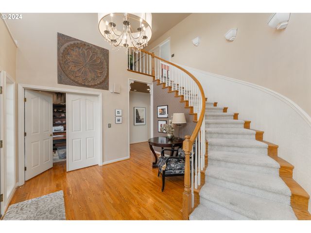 317 AKER Dr, Myrtle Creek, OR 97457