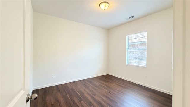 717 Yorkshire Drive, Lavon, TX 75166