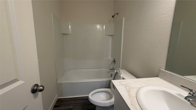 717 Yorkshire Drive, Lavon, TX 75166