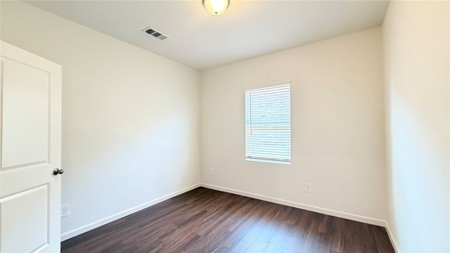 717 Yorkshire Drive, Lavon, TX 75166