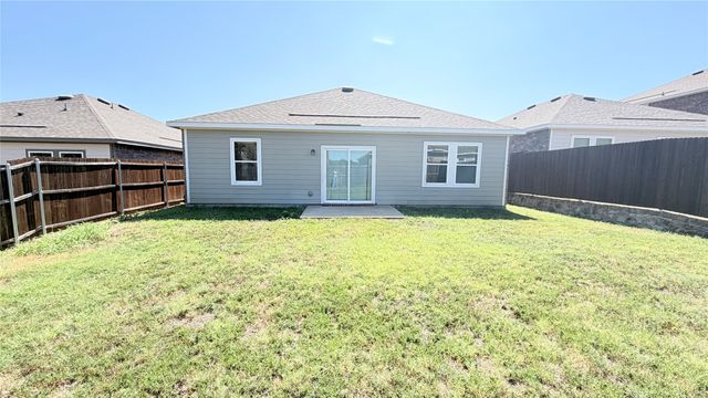 717 Yorkshire Drive, Lavon, TX 75166
