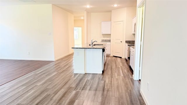 717 Yorkshire Drive, Lavon, TX 75166