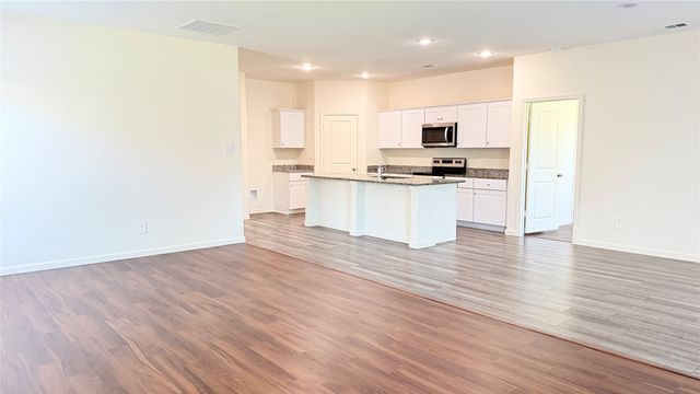 717 Yorkshire Drive, Lavon, TX 75166