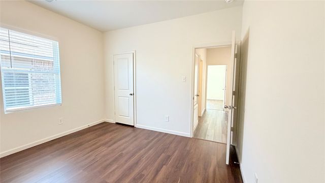 717 Yorkshire Drive, Lavon, TX 75166