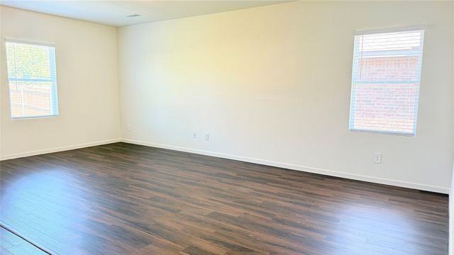 717 Yorkshire Drive, Lavon, TX 75166