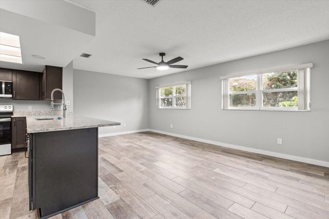 512 PARADISE POINT, Crystal River, FL 34429