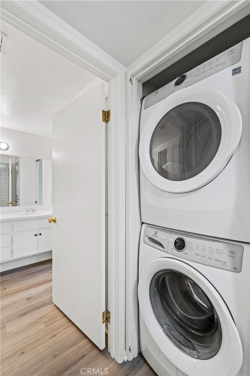 Image 17 of property listing at 24125 Del Monte Drive 156, Valencia, CA 91355