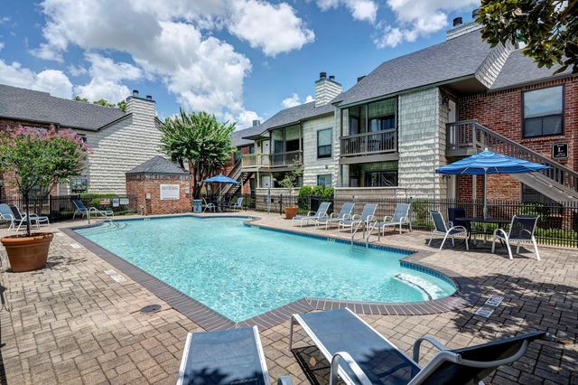 2829 Timmons Lane 206, Houston, TX 77027