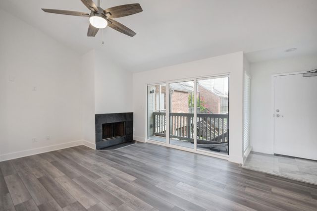 2829 Timmons Lane 206, Houston, TX 77027
