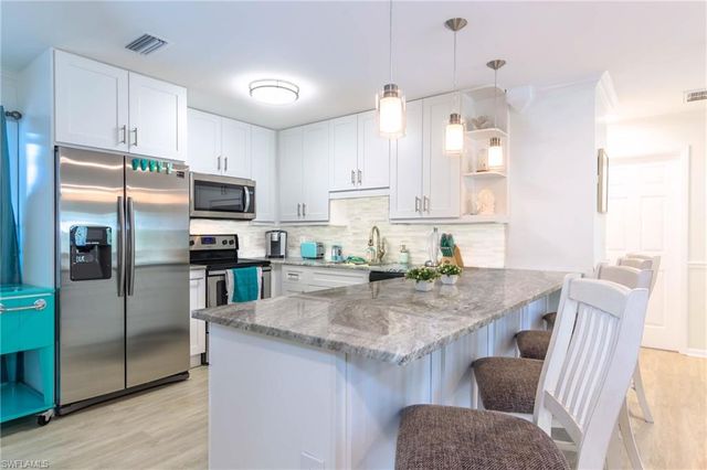 28 Constitution DR, Naples, FL 34112