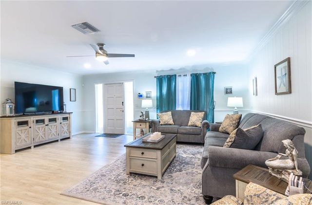 28 Constitution DR, Naples, FL 34112