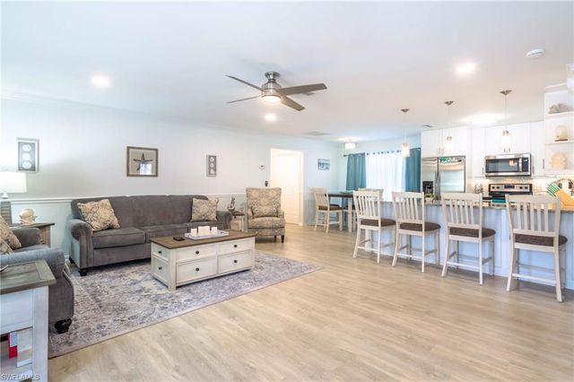 28 Constitution DR, Naples, FL 34112