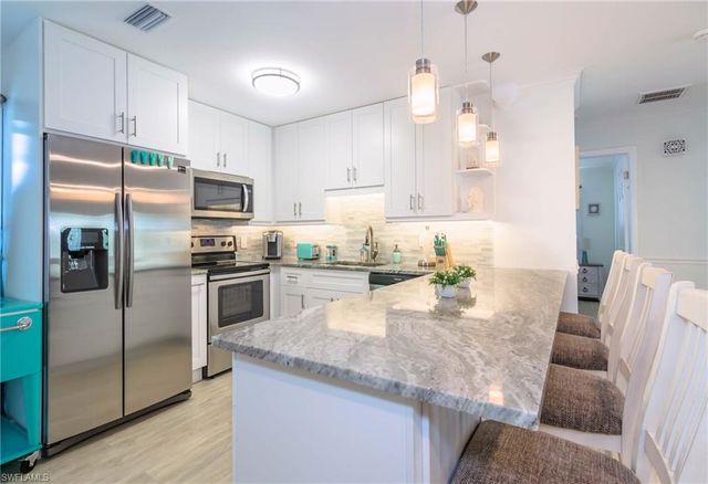 28 Constitution DR, Naples, FL 34112