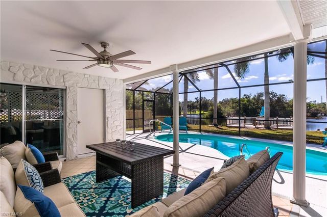 28 Constitution DR, Naples, FL 34112