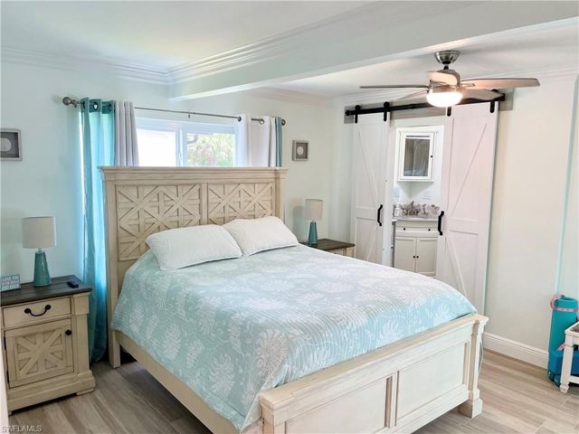 28 Constitution DR, Naples, FL 34112