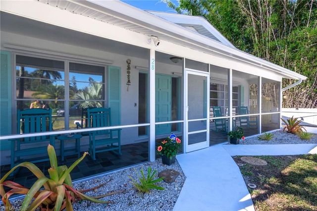 28 Constitution DR, Naples, FL 34112